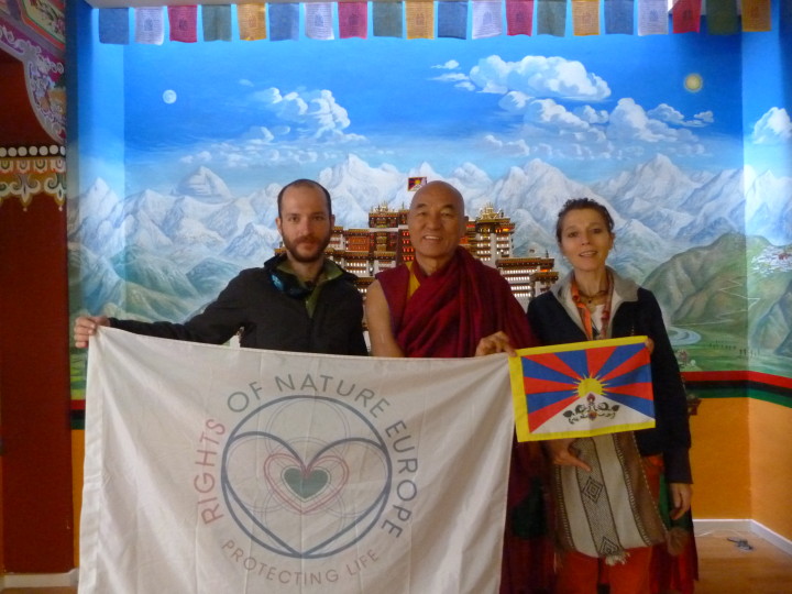 ciclista-por-los-derechos-de-la-naturaleza-y-dalai-lama