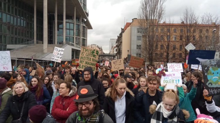 Sch Ler Demonstrieren In Berlin F R Mehr Klimaschutz