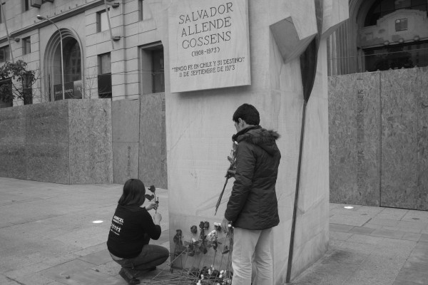 Marcel Claude-cambio de nombre-moneda por Allende (9)