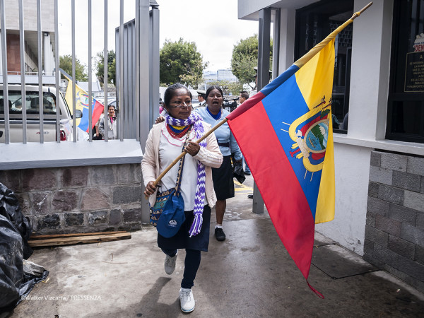 Marcha de las mujeres amazonicas en Quito