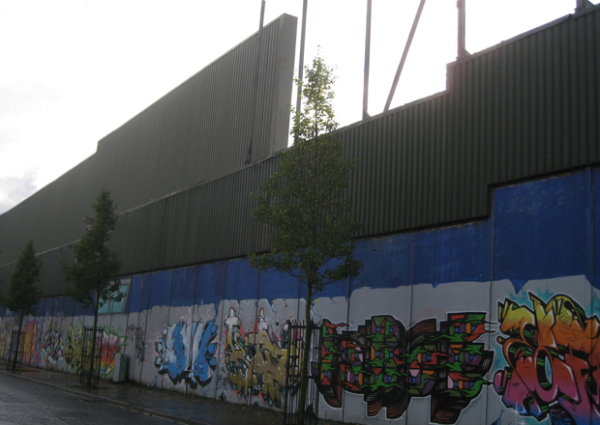 Un tratto delle Peace Lines di Belfast