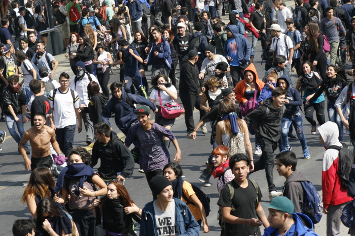 1era.  Estudiantes Marcha, 16-abril-2015_Marcela Contardo Berríos (16)