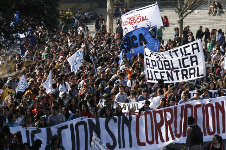 1era.  Estudiantes Marcha, 16-abril-2015_Marcela Contardo Berríos (8)