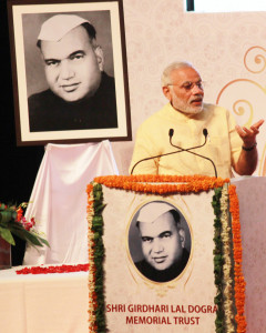 pix-6-prime minister nerendra modi at universty (6)-small