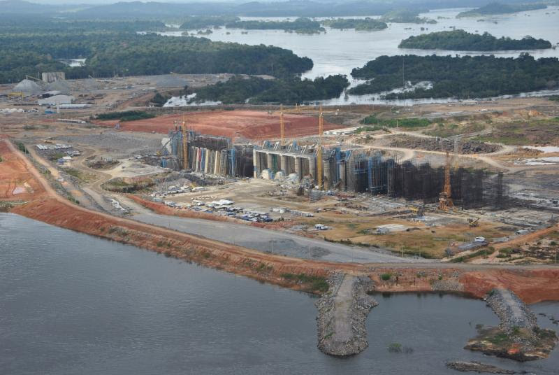 Belo Monte Dam - noncompliant with conditions for operation