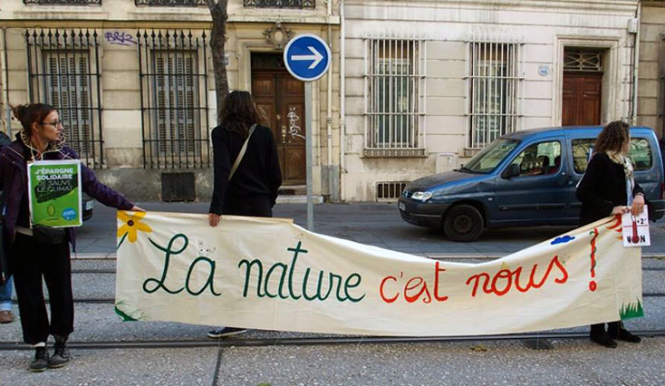 France : Marseille, une chaîne humaine pour la justice climatique et la paix