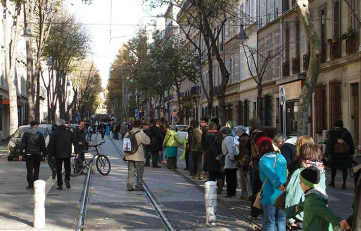 France : Marseille, une chaîne humaine pour la justice climatique et la paix