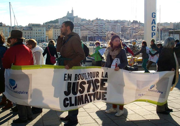 France : Marseille, une chaîne humaine pour la justice climatique et la paix