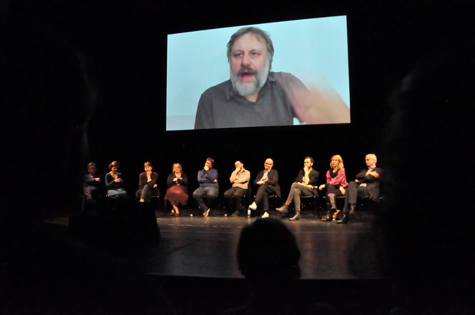 DiEM25 die Berliner Volksbühne war gefüllt mit Hoffnung