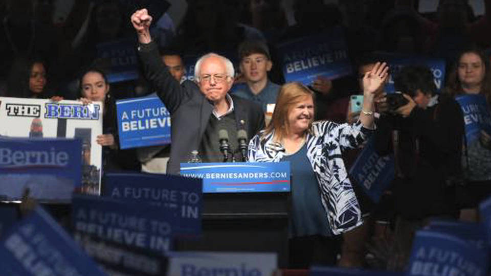 Bernie Sanders gana sorpresivamente en Indiana