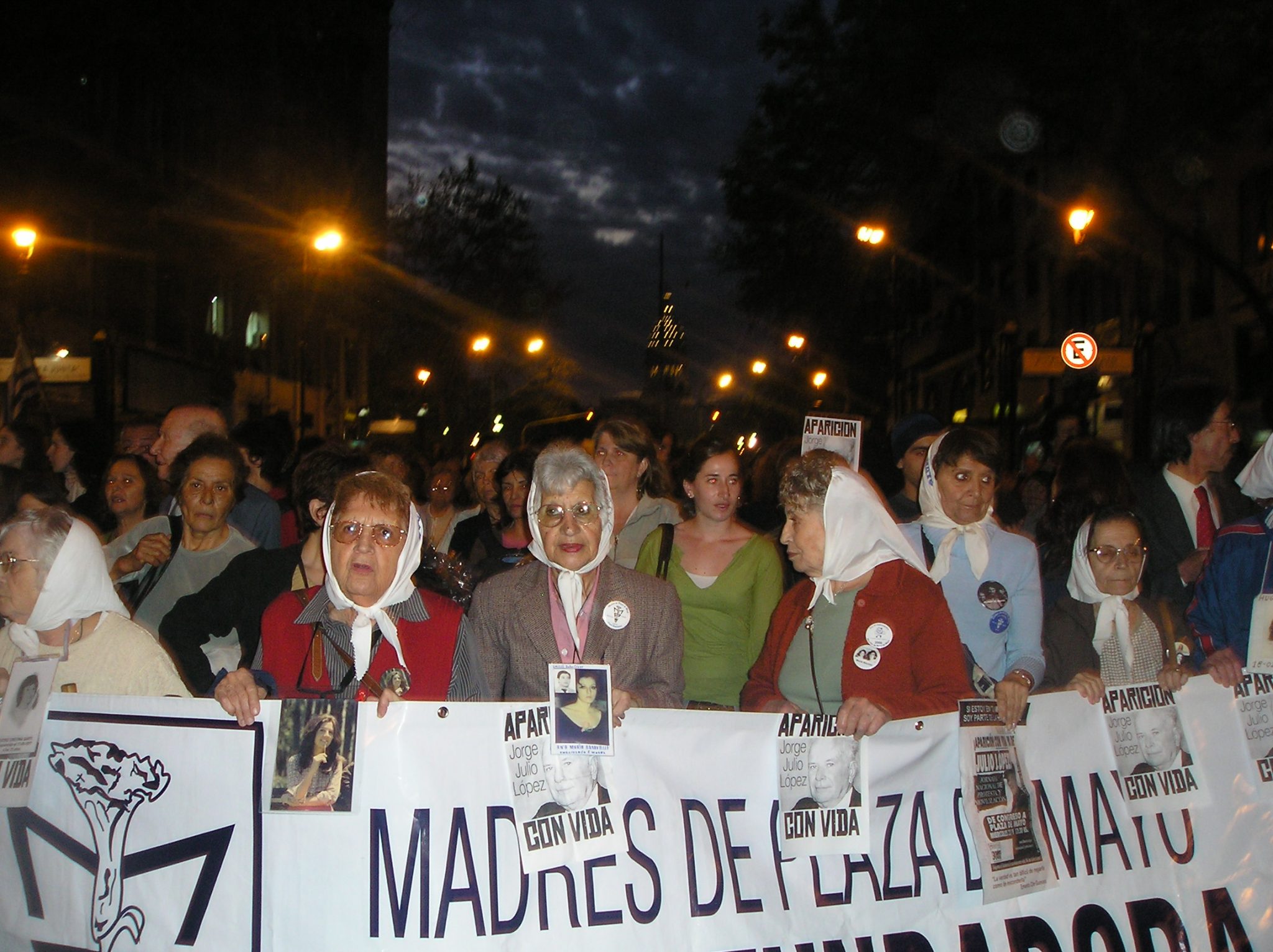 Maes Da Praça De Maio ENSINO