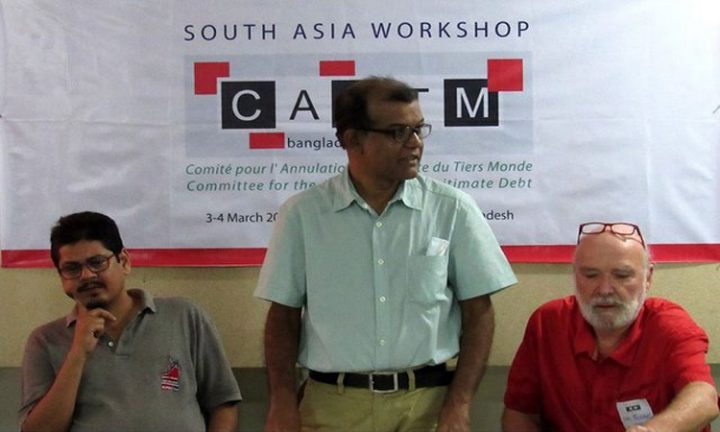 Sushovan Dhar (Inde), Monower Mostafa (Bangladesh), Eric Toussaint (Belgique) à Dacca le 3 mars 2017