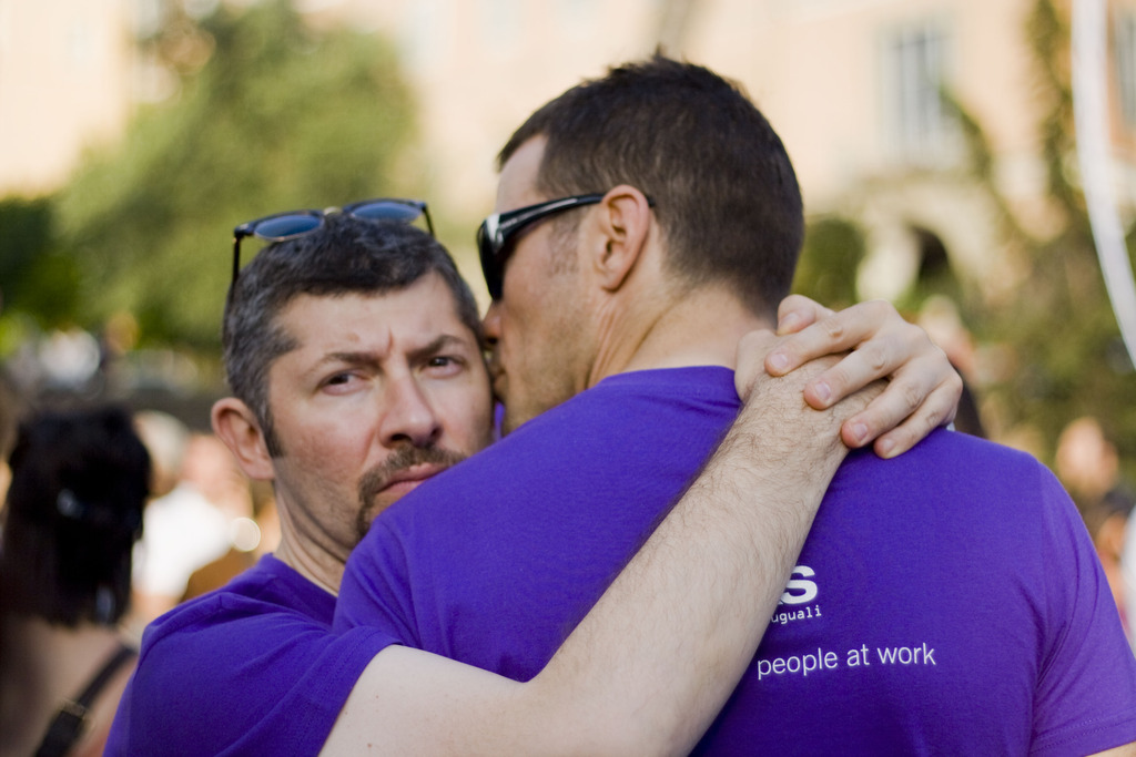 Il mondo chiede protezione per gli omosessuali in Cecenia