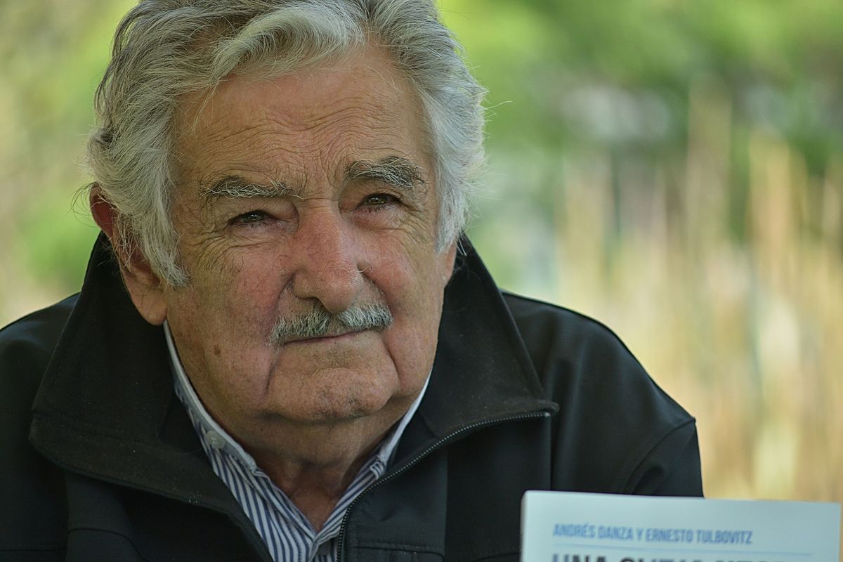 Pepe Mujica in Cile: “Non bisogna eleggere quelli a cui piacciono troppo i soldi”