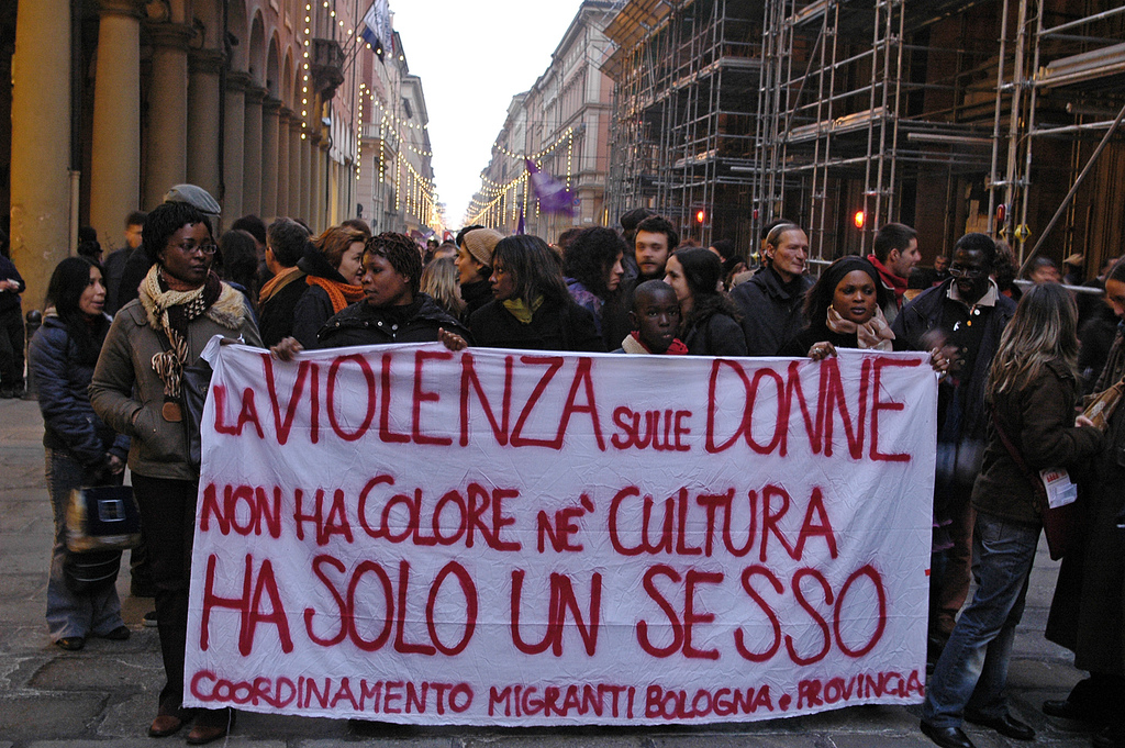 Donne Migranti E Violenza. Appello Al Tribunale Permanente Dei Popoli