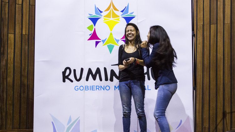 Teatro-foro por la no-violencia en Rumiñahui