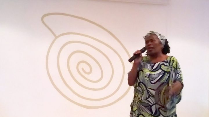 Irma Bautista, representante del colectivo de “Mujeres Negras del Ecuador” y una intervención cultural