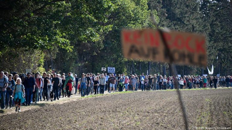 Hambacher Forst Siegesfeier statt Demonstration