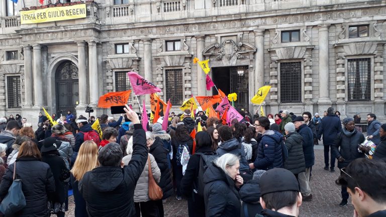 Milano, Sciopero Per Il Clima E Flash Mob “Nessuno è Straniero” In ...