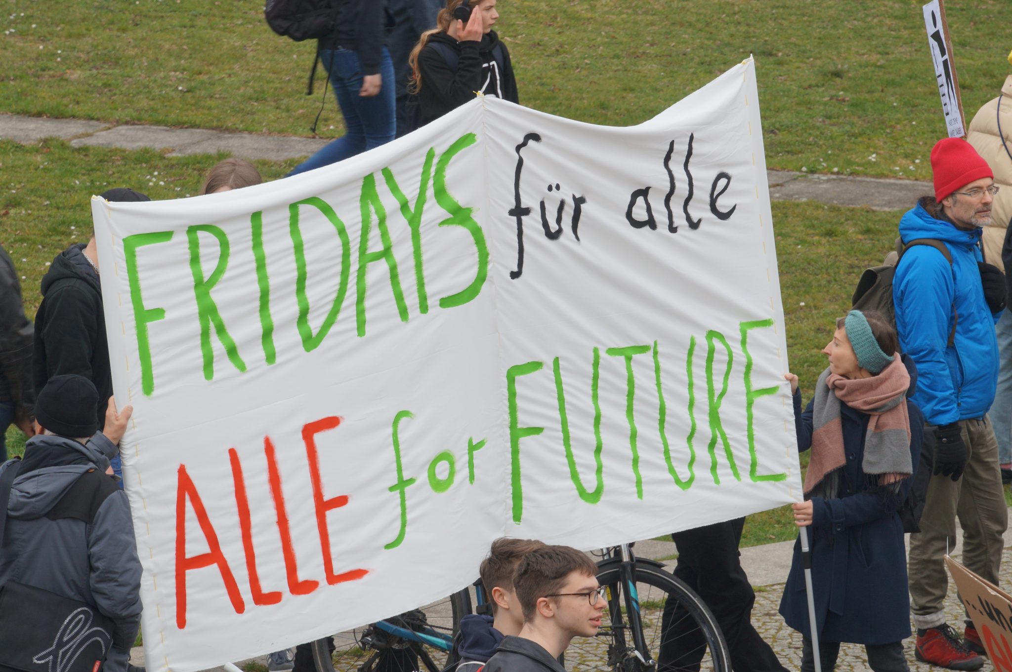 Fridays For Future: 25000 Demonstrieren Mit Greta Thunberg In Berlin