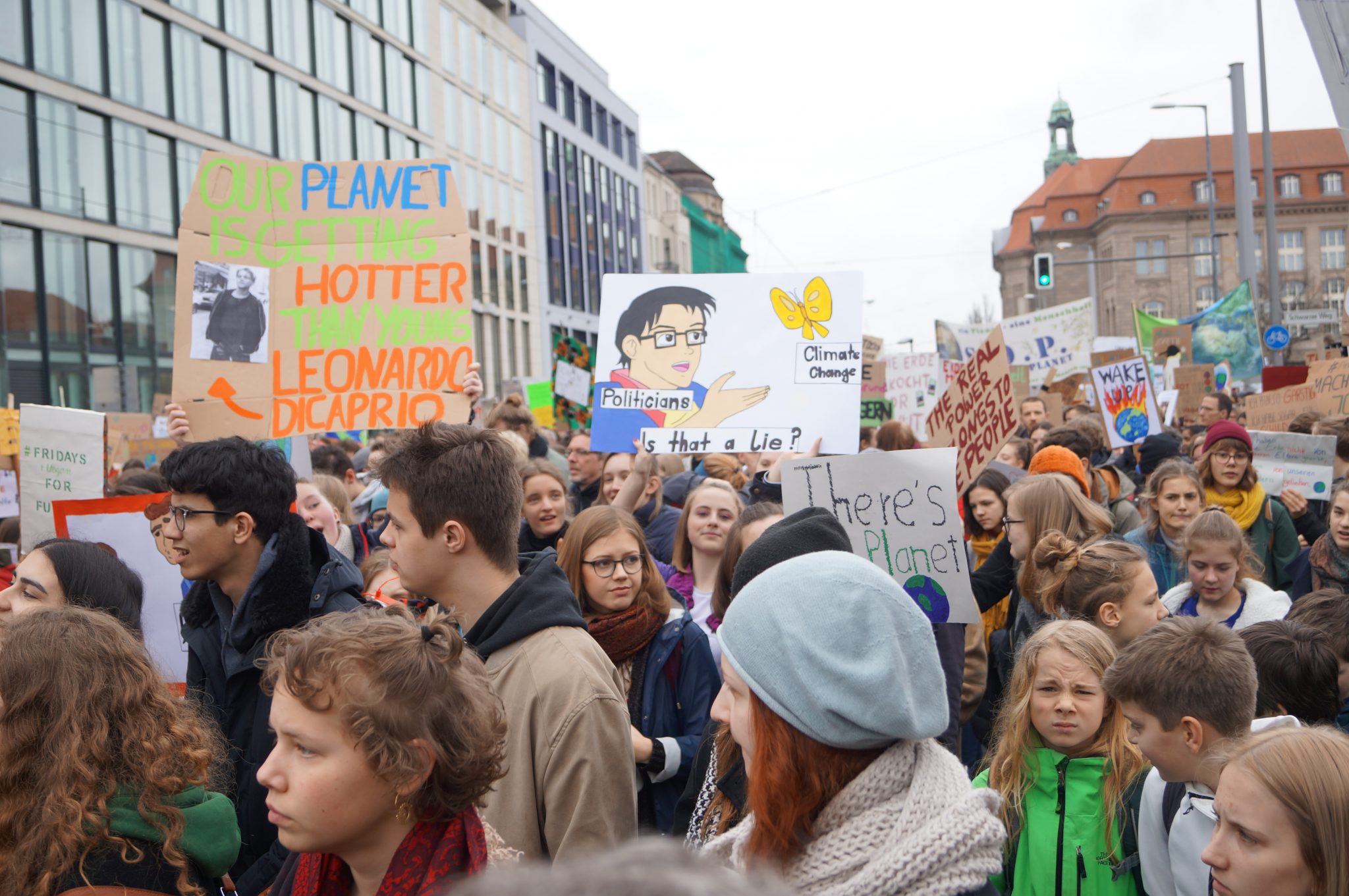 Fridays For Future: 25000 Demonstrieren Mit Greta Thunberg In Berlin