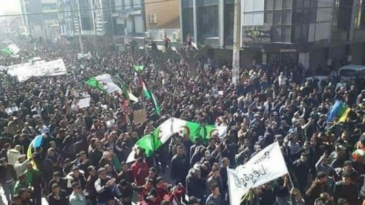 Algeria, continuano le proteste contro Bouteflika: “No alla transizione pilotata”
