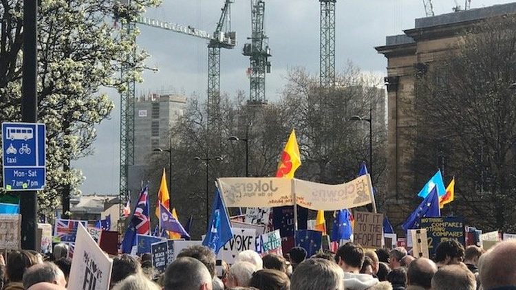 Plus d’un million de personnes marchent à Londres pour arrêter le Brexit