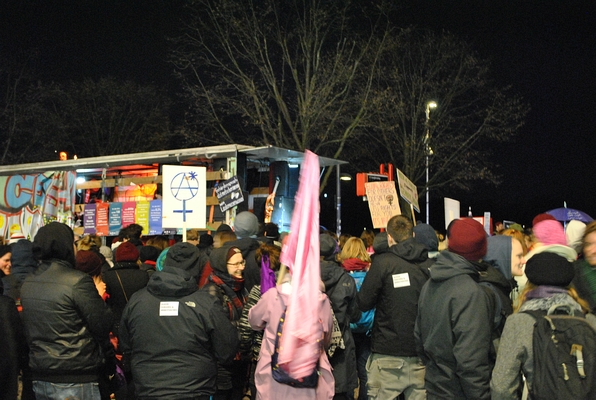 Frauenstreik – Frontverwandtschaften