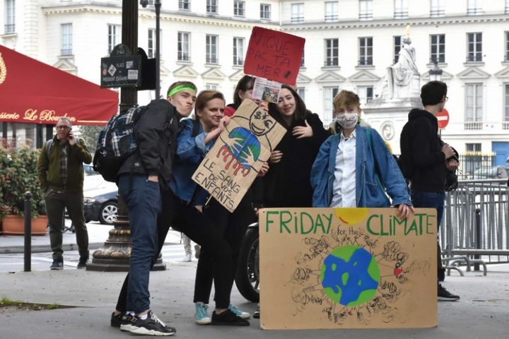 [France] Rassemblement devant l’Assemblée Nationale des jeunes pour le climat