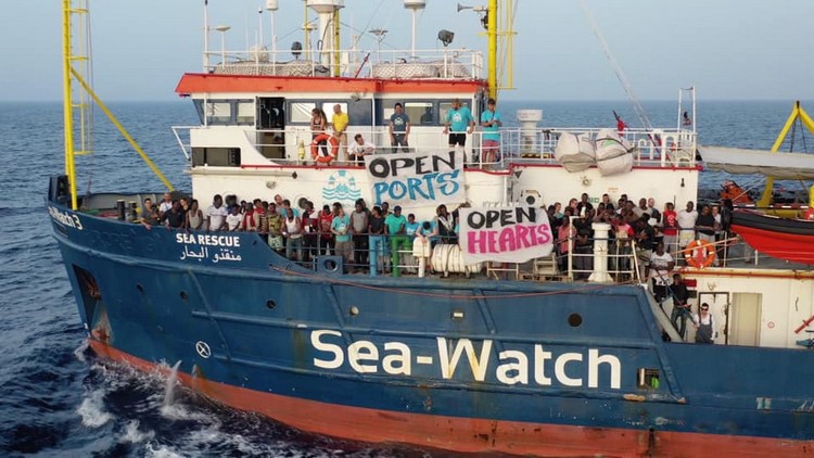 Rassemblement citoyen à Nice en soutien de l’équipage du navire Sea-Watch3