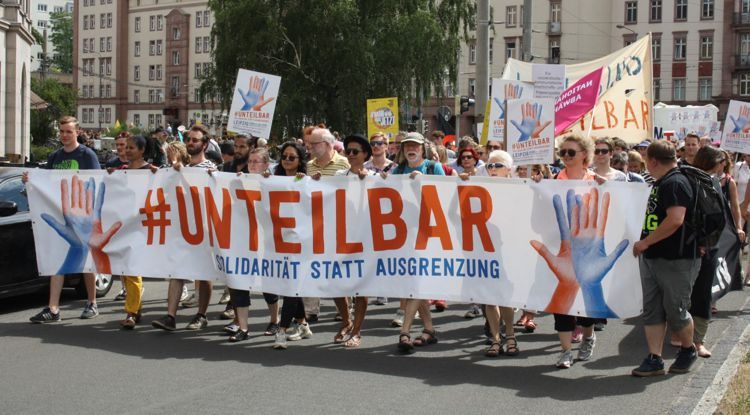 7.500 Menschen bei #unteilbar Auftakt-Demonstration in Leipzig