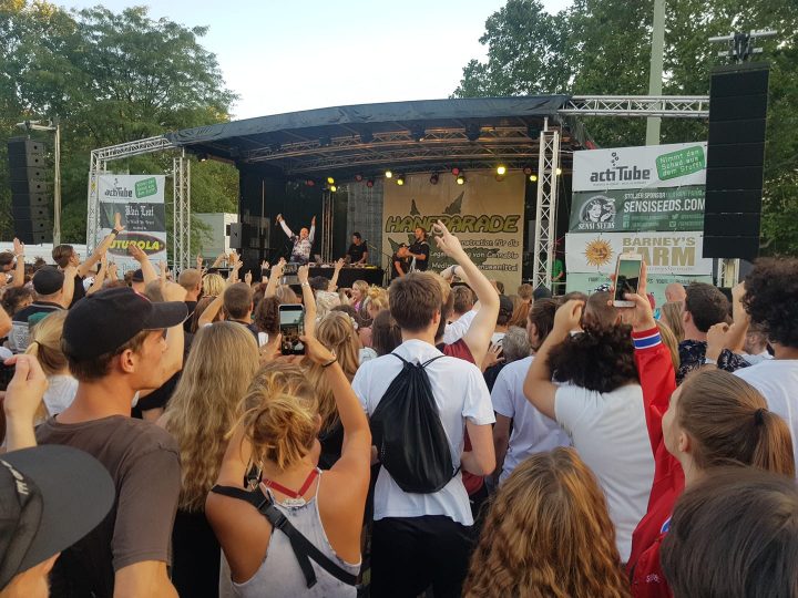 8.000 Menschen fordern auf Hanfparade die Legalisierung von Cannabis