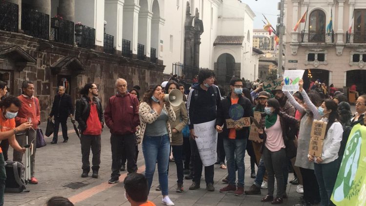 Cambio climático, plantón en Quito