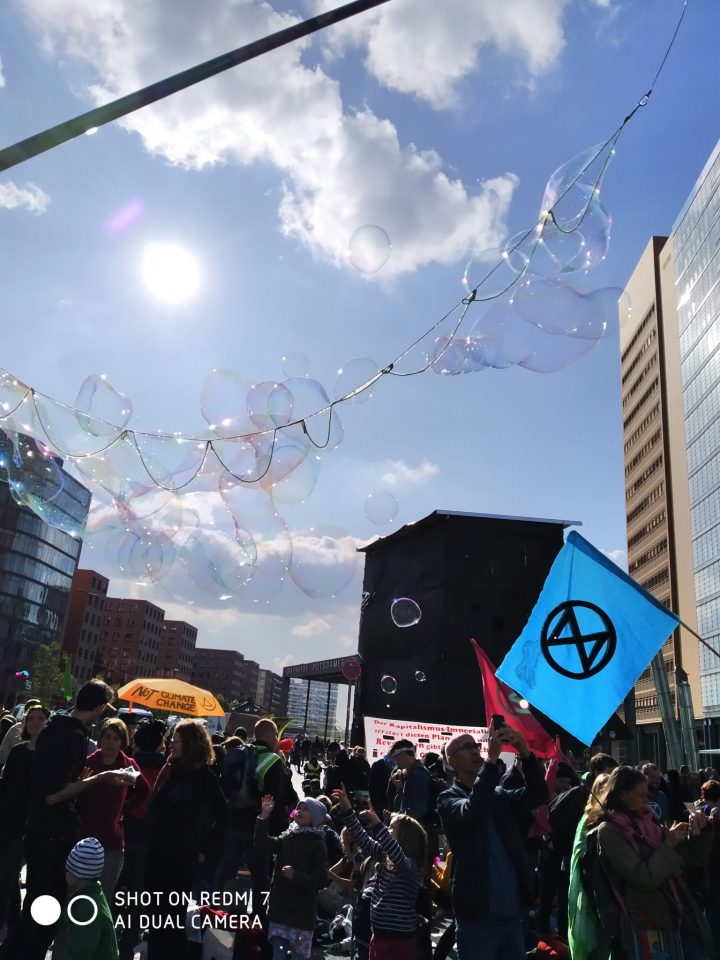 Extinction Rebellion in Berlin - Gewaltfreiheit an erster Stelle