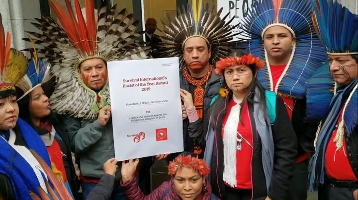 Der Preis "Rassist des Jahres" der indigenen Völker Brasiliens geht an Jair Bolsonaro