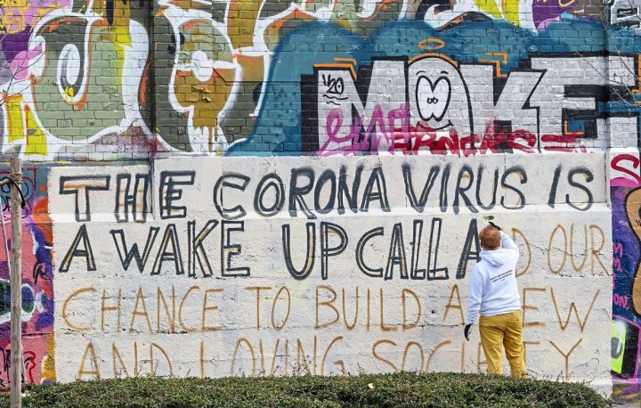 A Lascaux-i barlangrajzoktól a világjárvány ihlette graffitiig