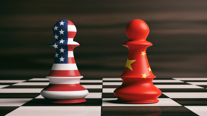 Κατασκευάζοντας τον εχθρό. Από τον εμπορικό πόλεμο μέχρι την πανδημία, η αδύνατη συμβίωση Κίνας – ΗΠΑ