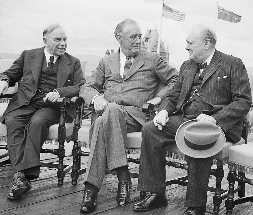 https://cdn77.pressenza.com/wp-content/uploads/2020/08/Prime_Minister_Mackenzie_King_with_President_Franklin_D_Roosevelt_and_Winston_Churchill_during_the_Quebec_Conference_18_August_.jpg