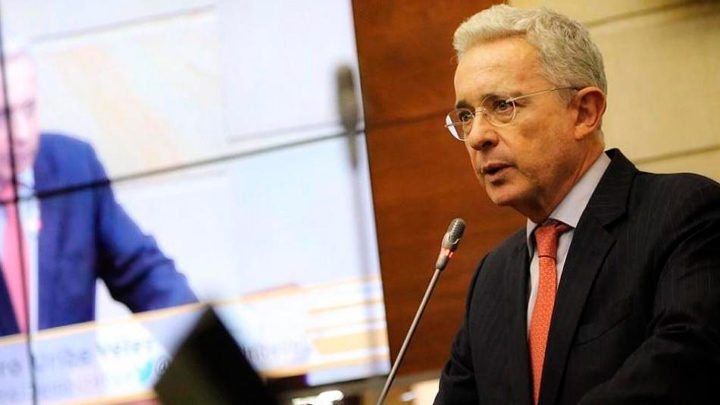 Álvaro Uribe, detenido por los delitos menos graves que lo rondan