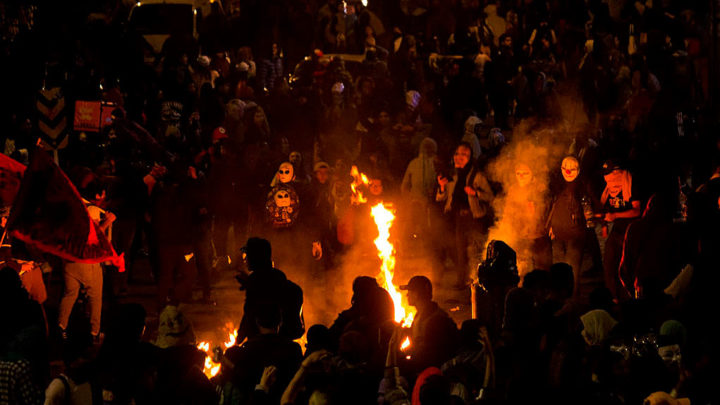 CAI incinerado en Bogotá - Derechos solo para esta nota