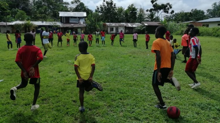 Formación futbolística por excombatientes de las FARC