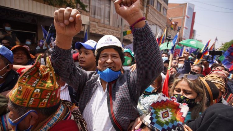 Evo Morales kehrte nach Bolivien zurück, empfangen von einer großen Menschenmenge