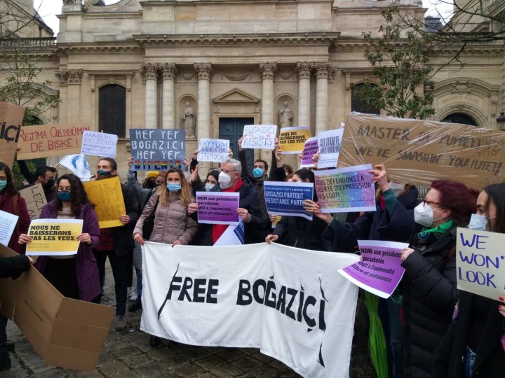 Boğaziçi Üniversitesi’ne Paris’ten destek