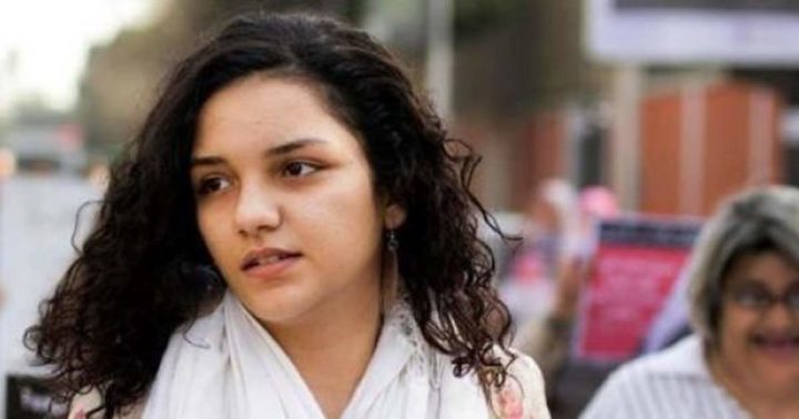 Egitto, condannata a un anno e mezzo l’attivista Sanaa Seif per accuse fasulle