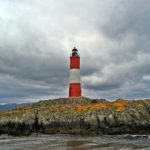 El comandante Faller en el faro del fin del mundo
