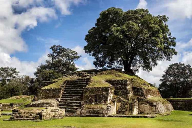 Capital Del Pueblo Cakchiquel En Guatemala