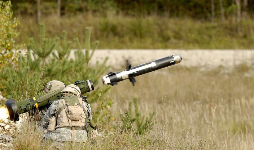 USA verbreiten Fake News über russische Invasionspläne in der Ukraine, während Kiew mit Javelin-Raketensystem prahlt