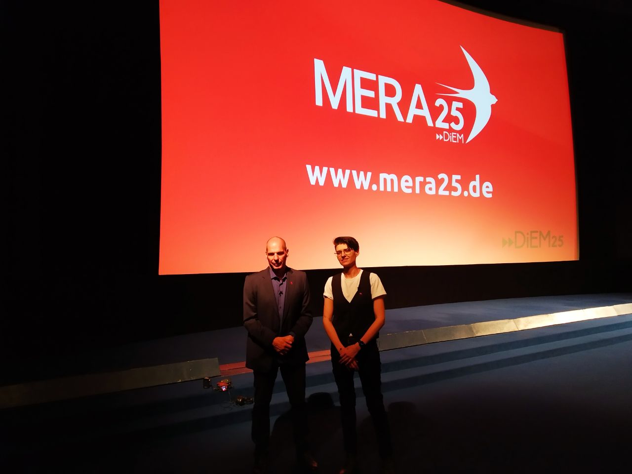 DiEM25 gründet Bundespartei MERA25 in Berlin