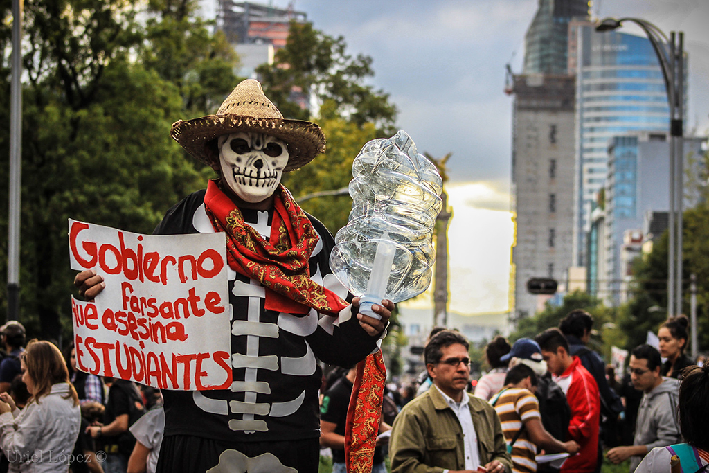 Die "Infiltratoren": Ayotzinapa, Extraktivismus und sozialer Widerstand
