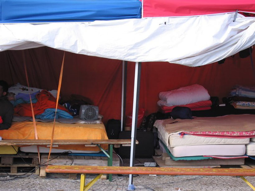 Asylsuchenden aus Sierra Leone schlafen am Königsplatz
